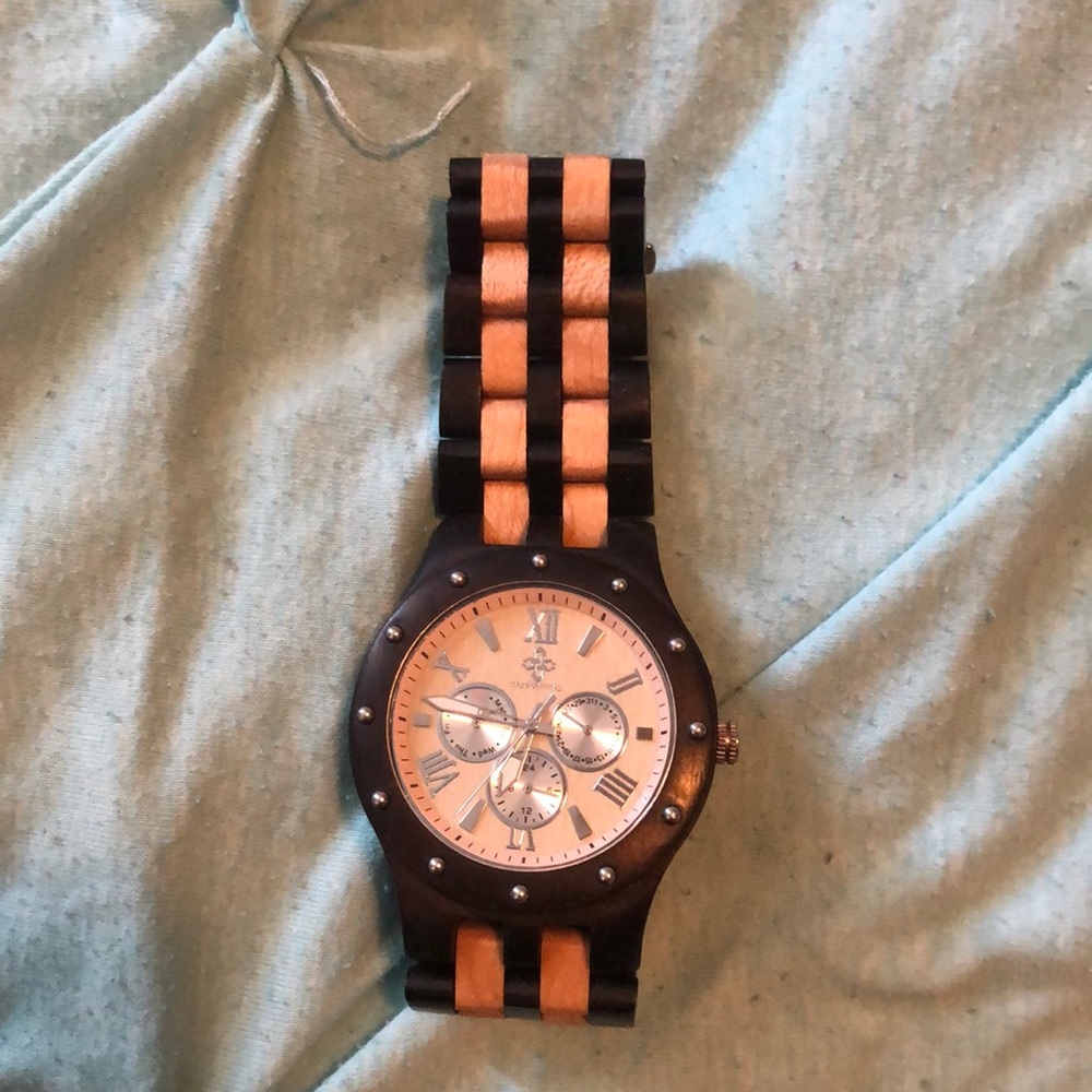 Men’s wooden watch